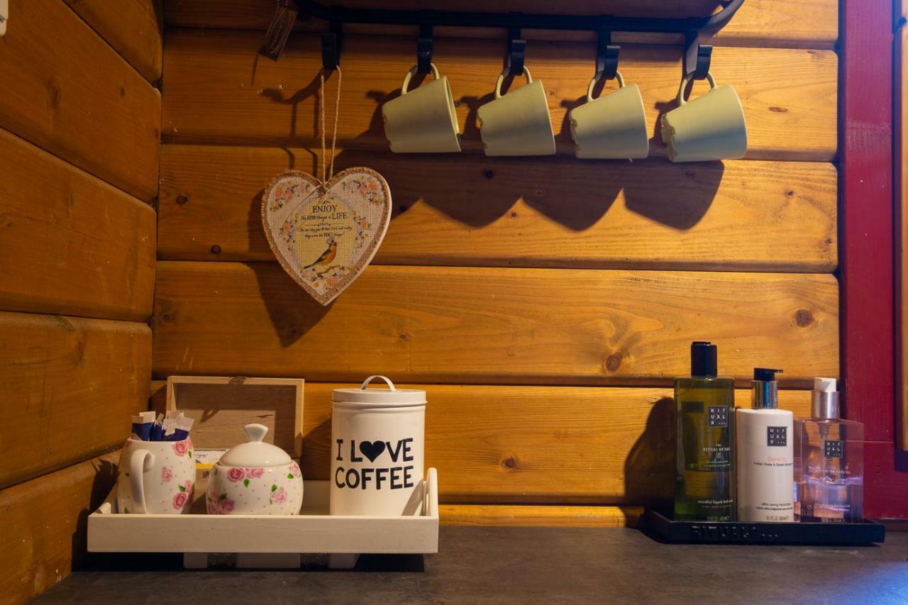 Onder De Kersenboom Bed & Breakfast Хилверсъм Екстериор снимка